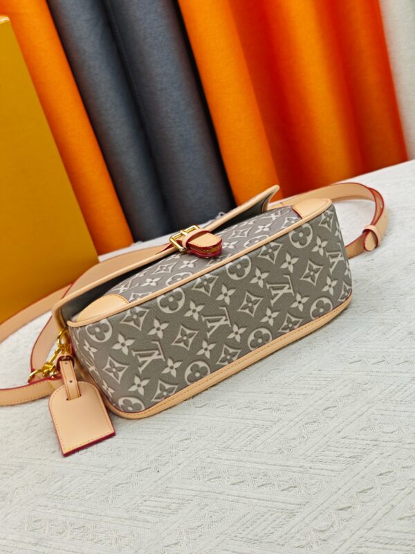 LV Pre-Fall Diane PM M45985