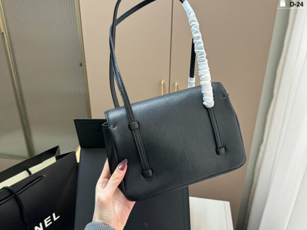 CN Shiny Caviar Mini Preppy Coco Shoulder Bag C4109 CN Shiny Caviar Mini Preppy Coco Shoulder Bag C4109