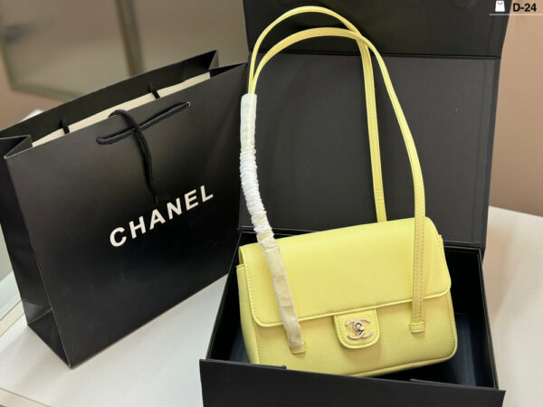CN Shiny Caviar Mini Preppy Coco Shoulder Bag C4109 CN Shiny Caviar Mini Preppy Coco Shoulder Bag C4109
