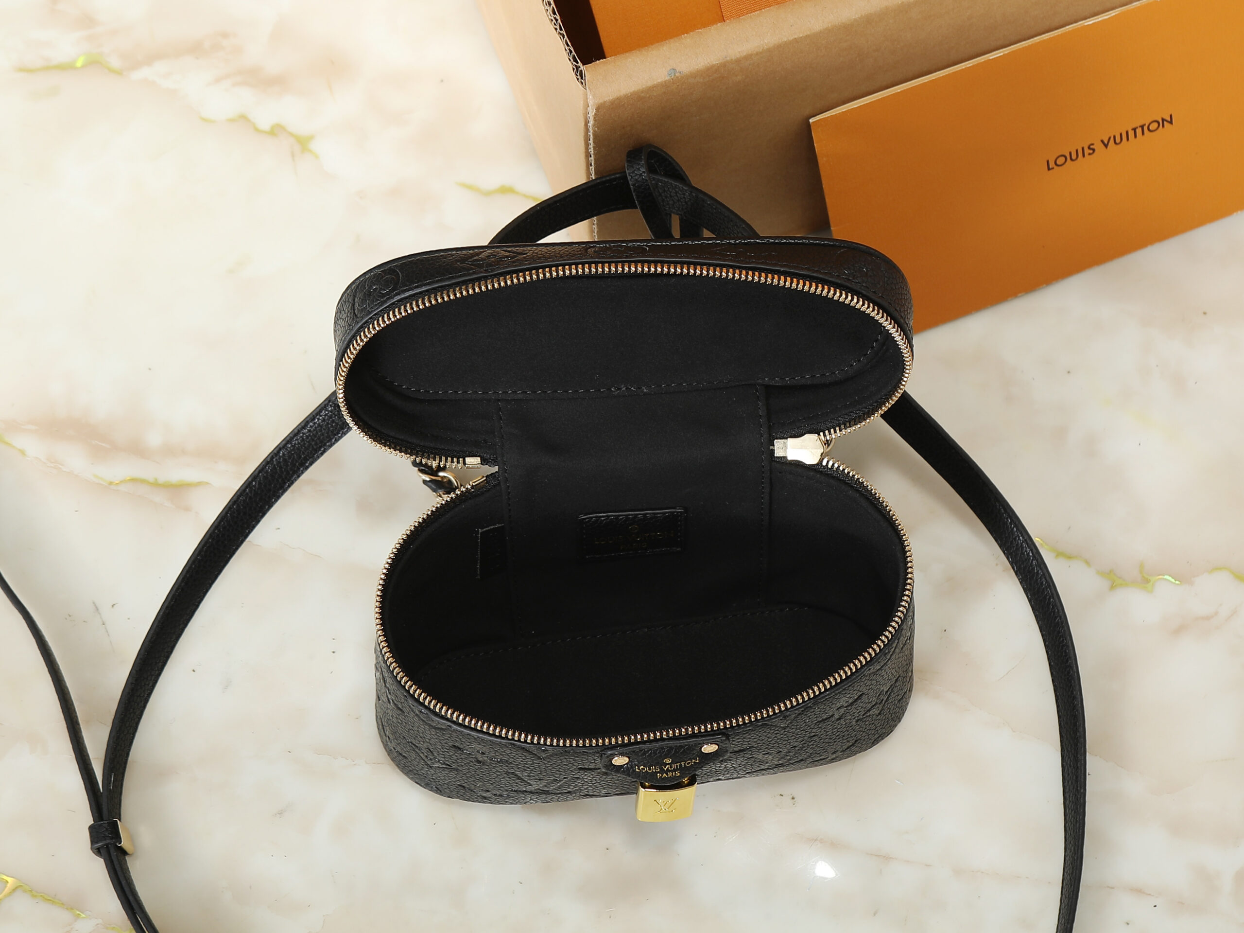 Chic Charm LV Handbag M47125 Chic Charm LV Handbag M47125