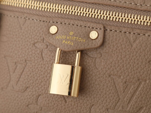 Chic Charm LV Handbag M47125