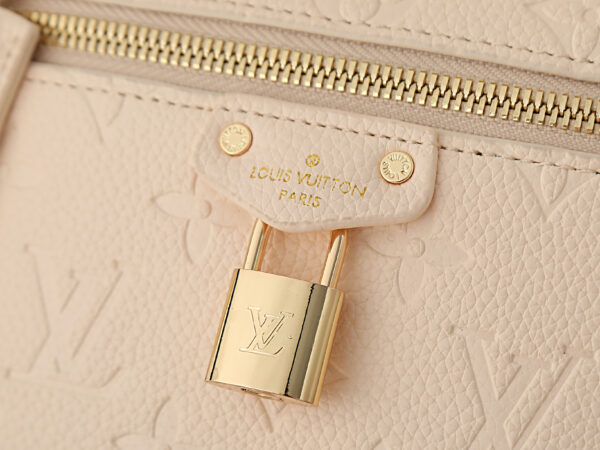 Chic Charm LV Handbag M47125