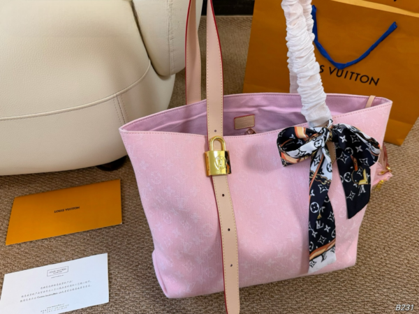 Stylish Fashion Carry LV Handbag LV266231 Stylish Fashion Carry LV Handbag LV266231