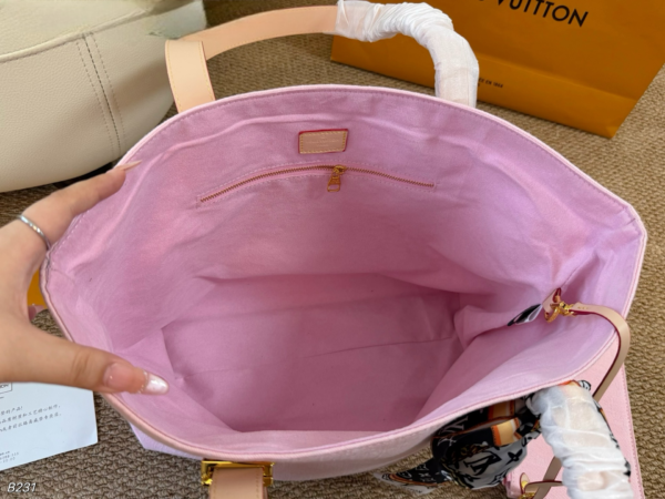 Stylish Fashion Carry LV Handbag LV266231 Stylish Fashion Carry LV Handbag LV266231