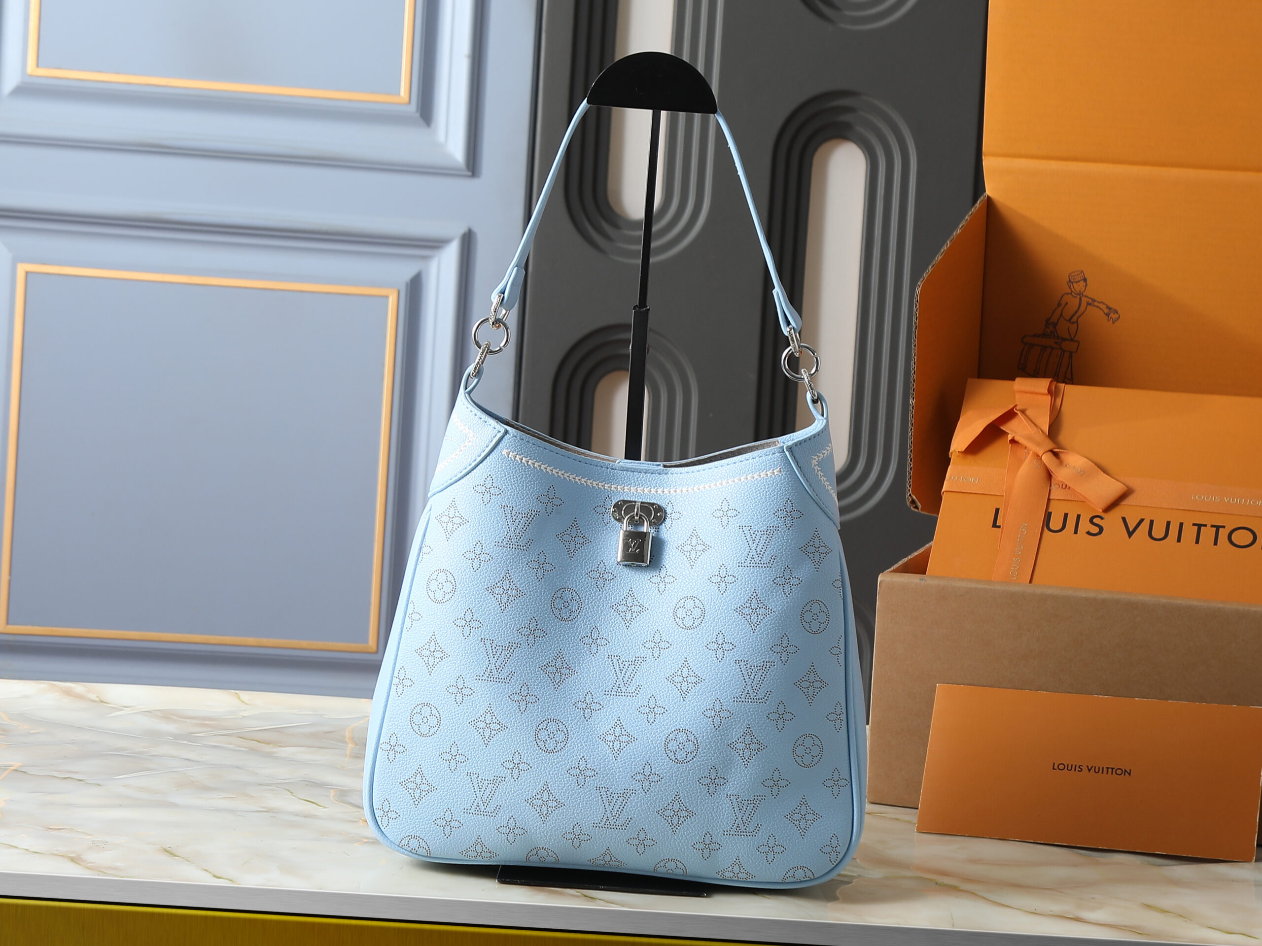Stylish Fashion Carry LV Handbag M14617- 071 Stylish Fashion Carry LV Handbag M14617- 071
