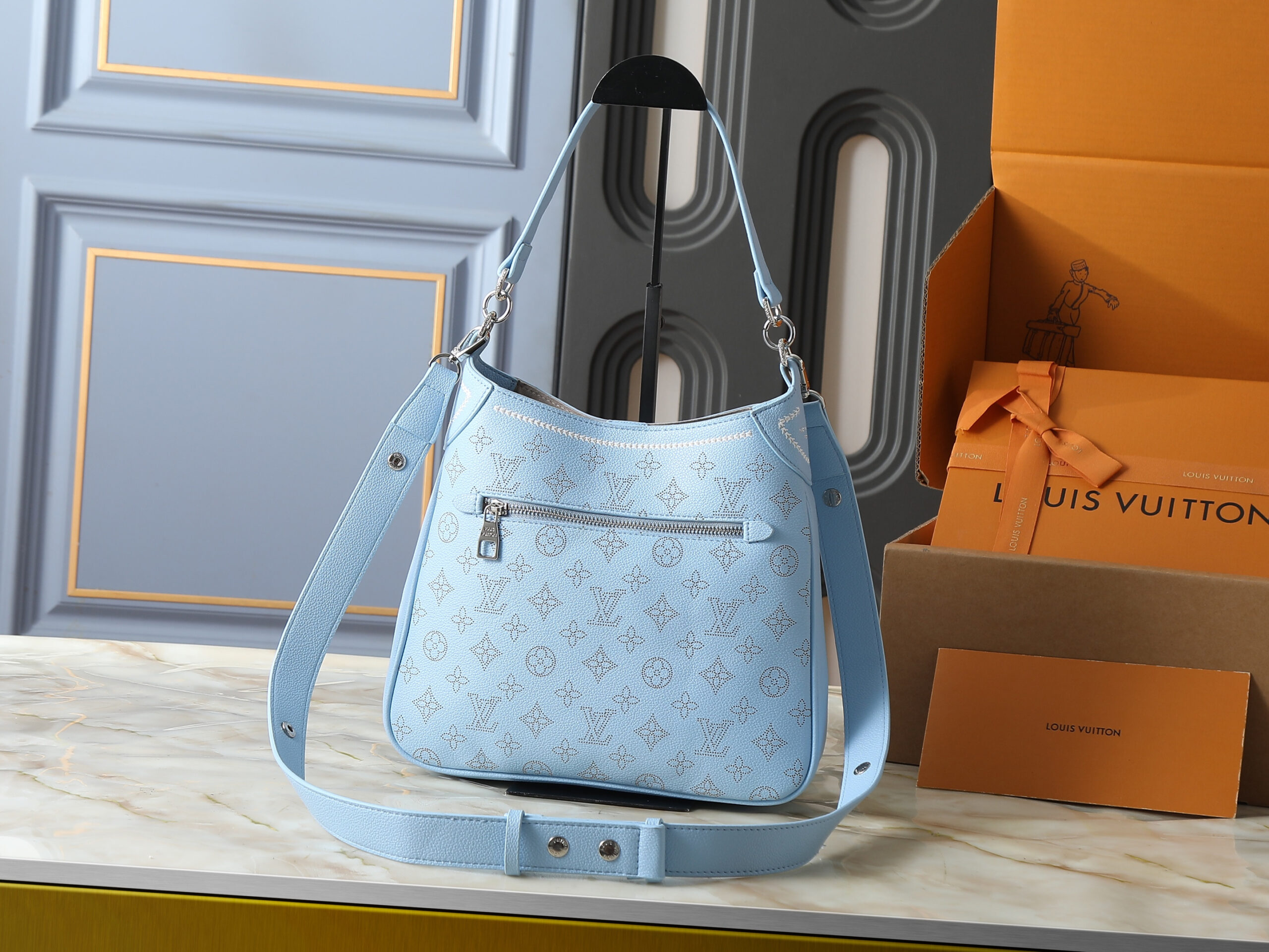 Stylish Fashion Carry LV Handbag M14617- 071 Stylish Fashion Carry LV Handbag M14617- 071