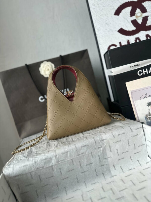 CN 25 Small Quilted Leather Shopping Bag AS6392 QA CN 25 Small Quilted Leather Shopping Bag AS6392 QA