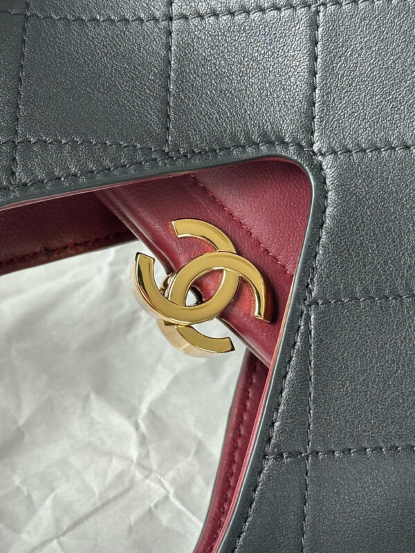 CN 25 Small Quilted Leather Shopping Bag AS6392 QA CN 25 Small Quilted Leather Shopping Bag AS6392 QA