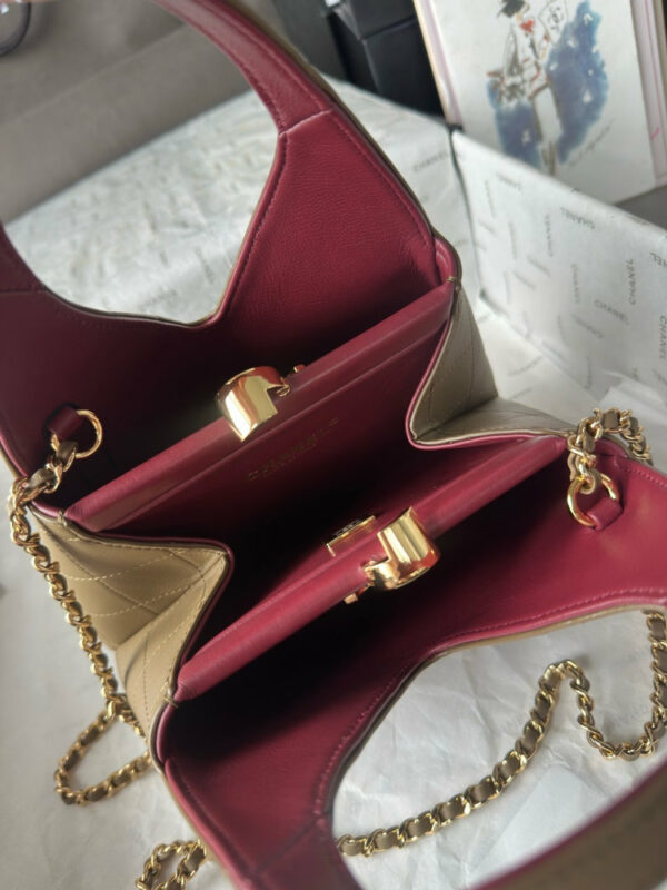 CN 25 Small Quilted Leather Shopping Bag AS6392 QA CN 25 Small Quilted Leather Shopping Bag AS6392 QA