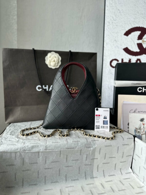 CN 25 Small Quilted Leather Shopping Bag AS6392 QA CN 25 Small Quilted Leather Shopping Bag AS6392 QA