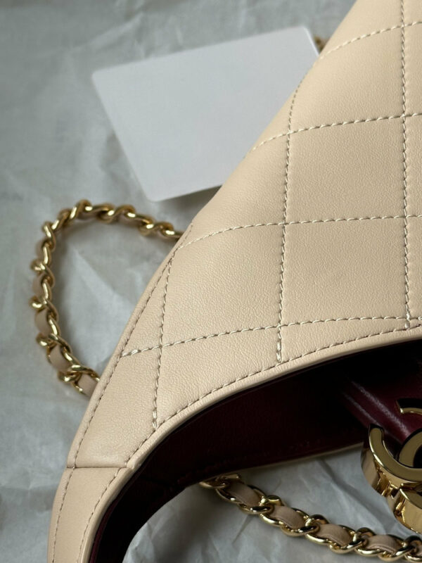 CN 25 Small Quilted Leather Shopping Bag AS6392 QA CN 25 Small Quilted Leather Shopping Bag AS6392 QA