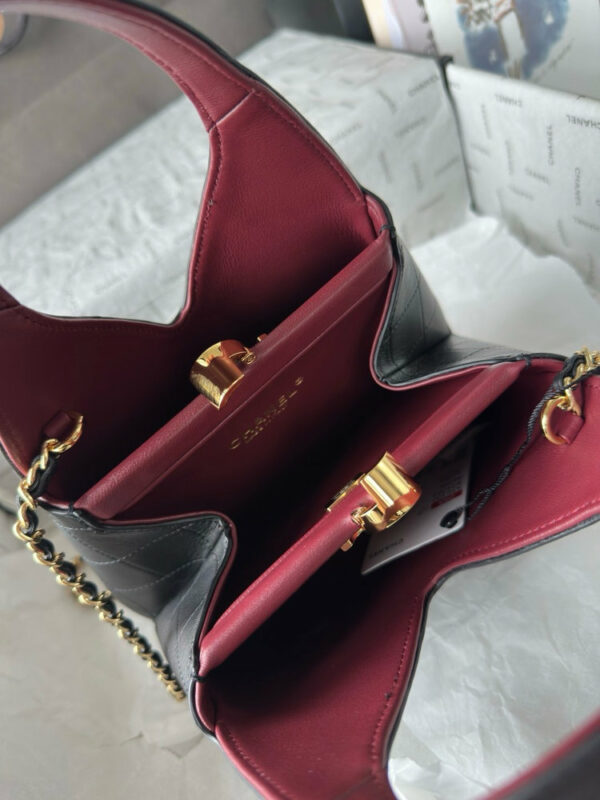 CN 25 Small Quilted Leather Shopping Bag AS6392 QA CN 25 Small Quilted Leather Shopping Bag AS6392 QA