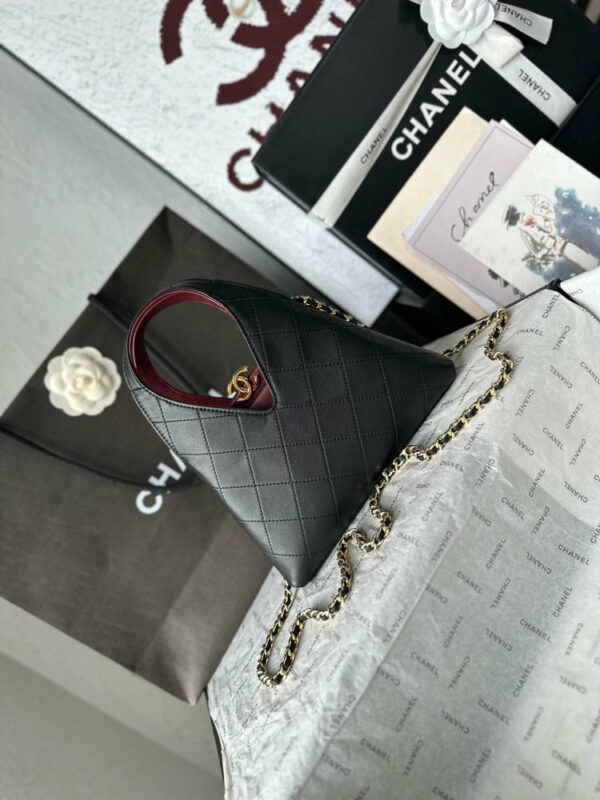 CN 25 Small Quilted Leather Shopping Bag AS6392 QA CN 25 Small Quilted Leather Shopping Bag AS6392 QA