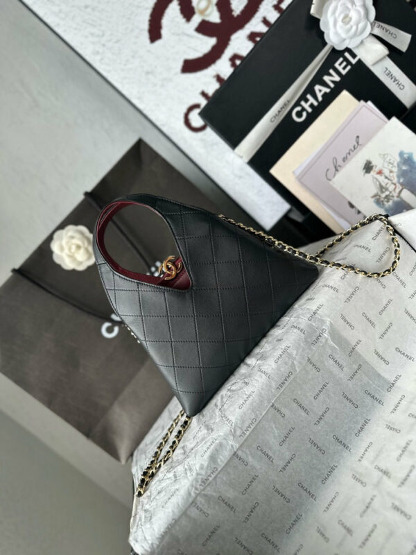 CN 25 Small Quilted Leather Shopping Bag AS6392 QA CN 25 Small Quilted Leather Shopping Bag AS6392 QA