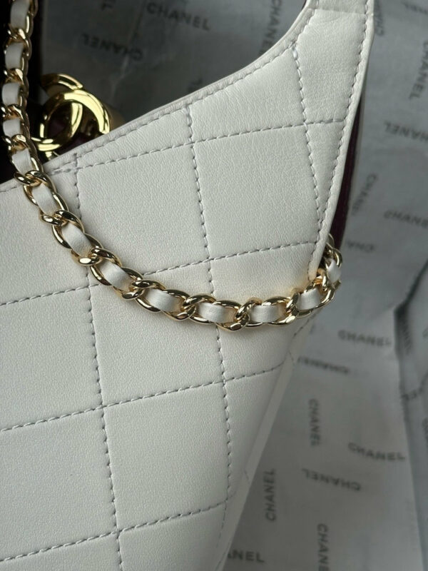 CN 25 Small Quilted Leather Shopping Bag AS6392 QA CN 25 Small Quilted Leather Shopping Bag AS6392 QA