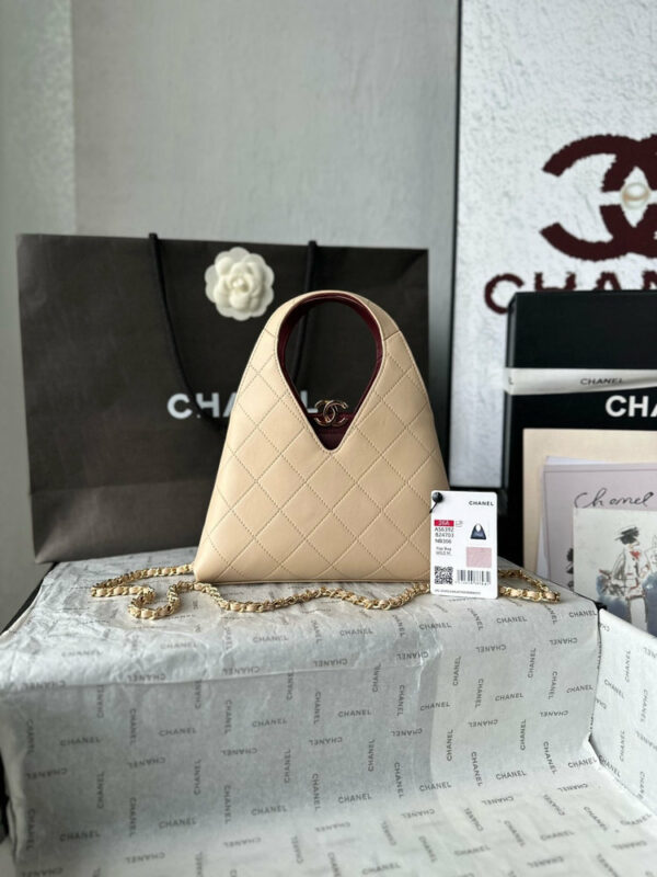 CN 25 Small Quilted Leather Shopping Bag AS6392 QA CN 25 Small Quilted Leather Shopping Bag AS6392 QA