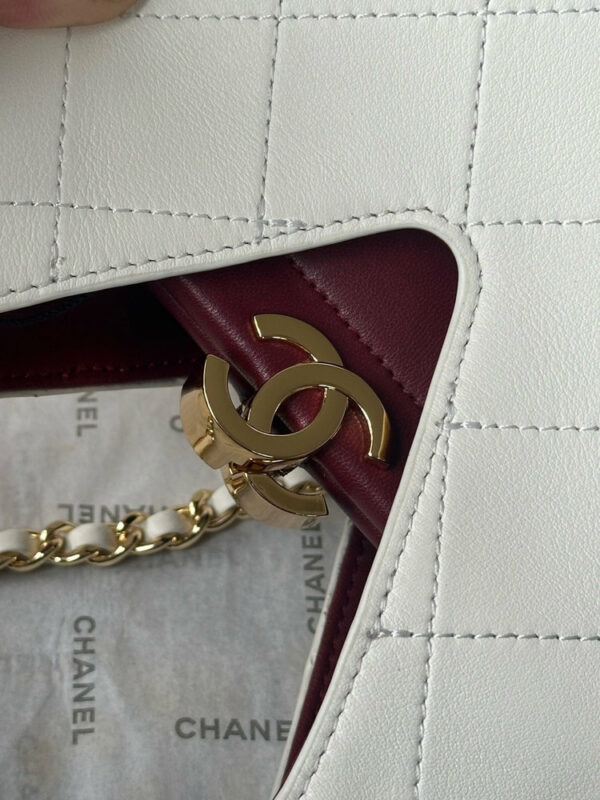 CN 25 Small Quilted Leather Shopping Bag AS6392 QA CN 25 Small Quilted Leather Shopping Bag AS6392 QA