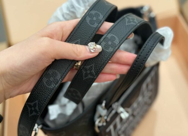LV Neverfull Bandoulière Inside Out BB Monogram Eclipse LV267302 QA