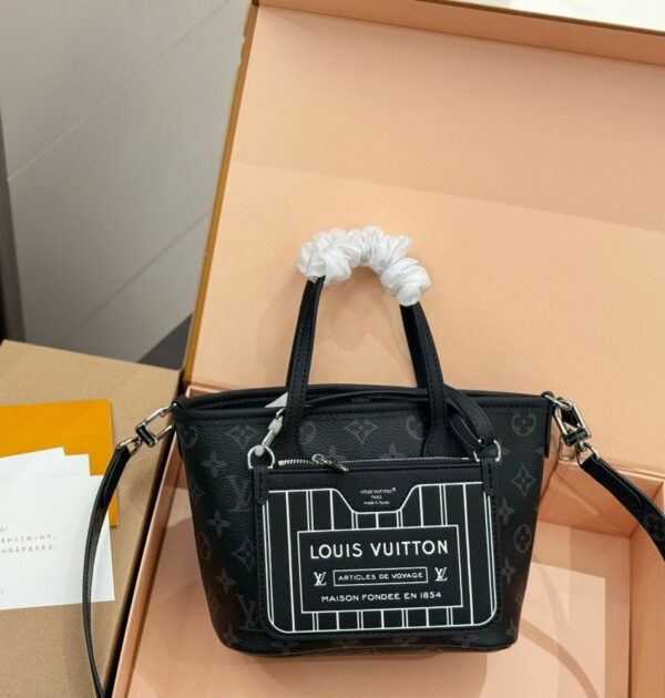 LV Neverfull Bandoulière Inside Out BB Monogram Eclipse LV267302 QA