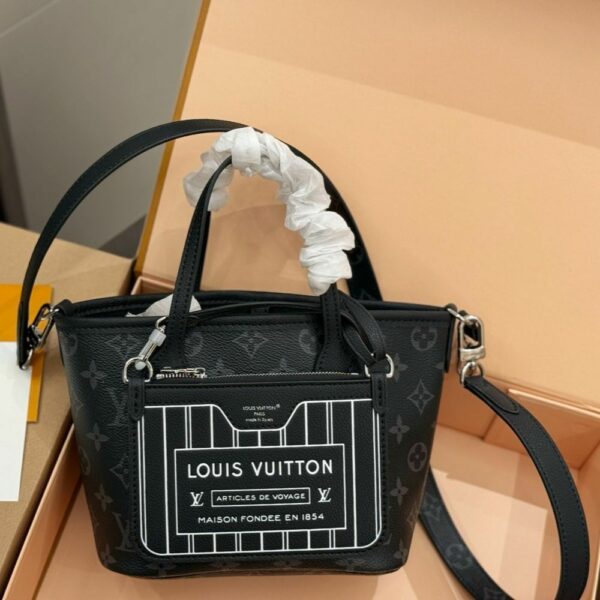 LV Neverfull Bandoulière Inside Out BB Monogram Eclipse LV267302 QA