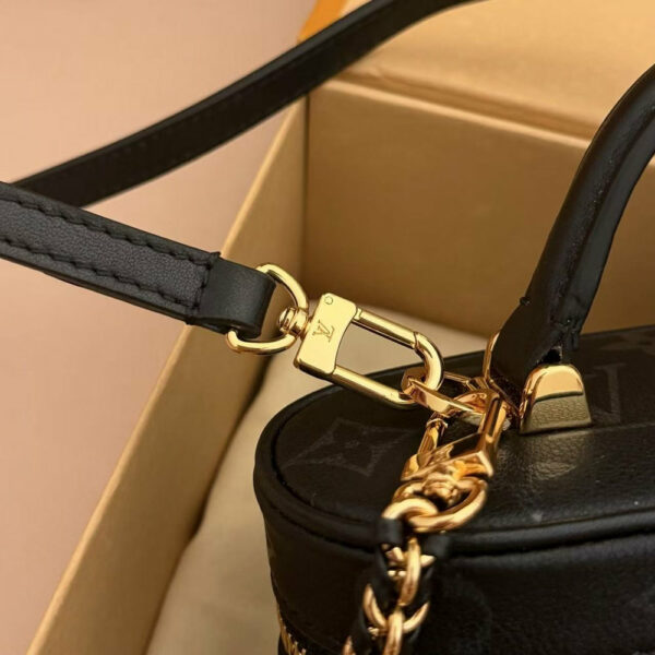 LV Vanity Chain Pouch Bag LV Vanity Chain Pouch Bag