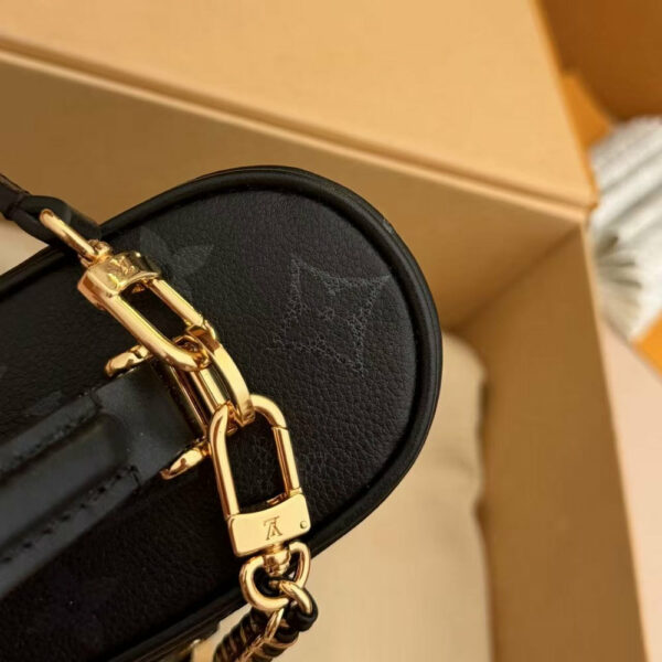 LV Vanity Chain Pouch Bag LV Vanity Chain Pouch Bag