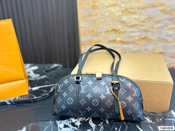 LV Squire East-West Bag 268161-1 QA LV Squire East-West Bag 268161-1 QA