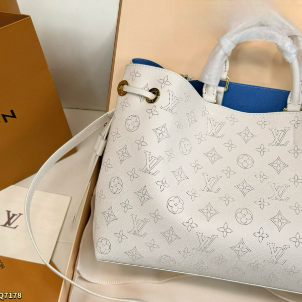 Stylish Fashion Carry LV Handbag LV268245 QA Stylish Fashion Carry LV Handbag LV268245 QA