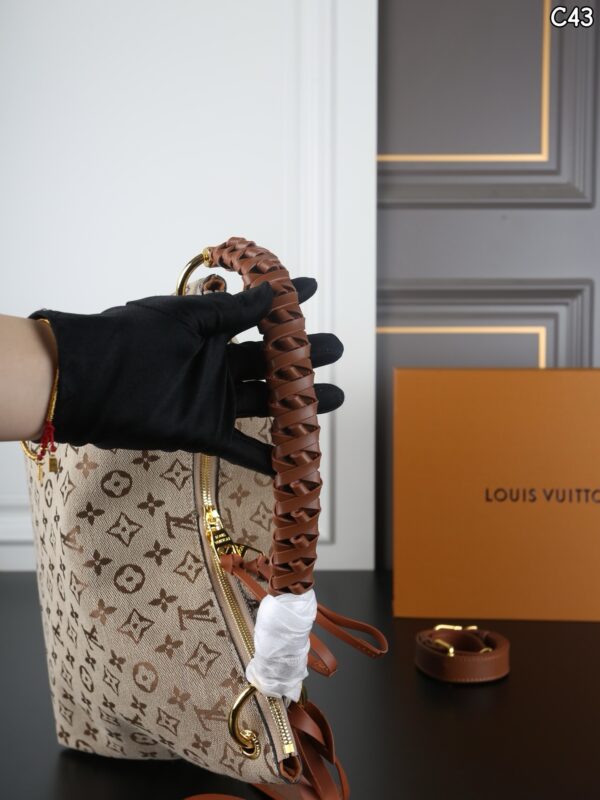 Stylish Fashion Carry LV Handbag LV268179 QA Stylish Fashion Carry LV Handbag LV268179 QA